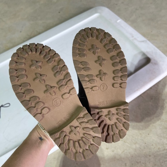 Old navy little girls boots - Picture 2 of 3